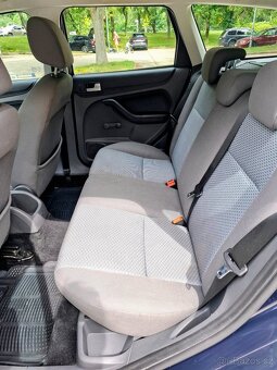 Ford Focus kombi, 1,6 74 kW  benzin Style nehavarovaný - 12