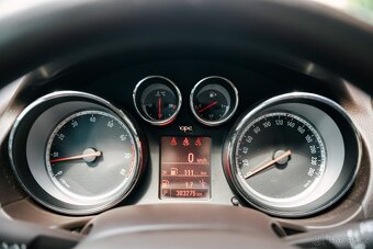 Opel Insignia 2.8 V6 Turbo ECOTEC Cosmo A/T - 12