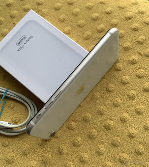 Apple Iphone SE 2022 - 64GB - White - SUPER PARŤÁK - 12