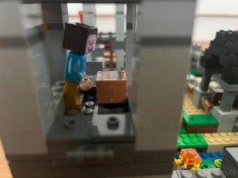 Lego Minecraft pevnost - 12