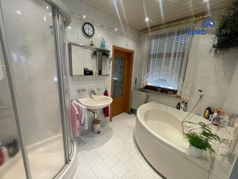 Prodej, Rodinný dům, 146m2, Rodewisch, Německo - 12