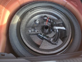 VOLKSWAGEN TAIGO 1.0 TSI 85 KW People - 12