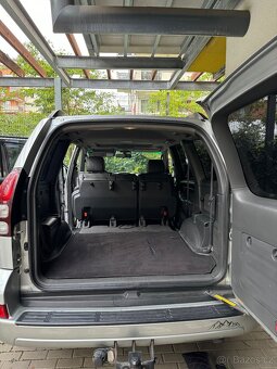Toyota Land Cruiser 120 - 12