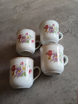 České hrnky objem 150 ml CENA je  uvedena za všechny . - 12