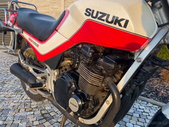Suzuki GSX 550 E - 12