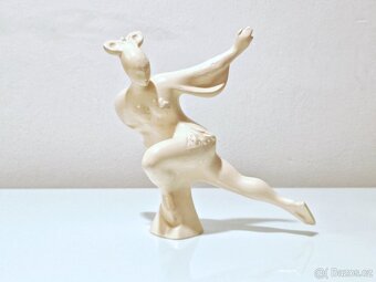 Soška bruslařka - 12