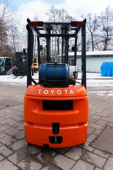 Vysokozdvižný vozík Toyota 427FGF 18 (VV0205) - 12