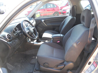 Toyota Rav4 2.0 VVT-i 4x4 110Kw Výhřev sedaček - 12