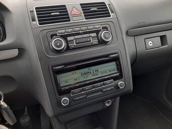 Volkswagen Touran 7 MÍST 1,6TDI 77 KW AC TREND - 12