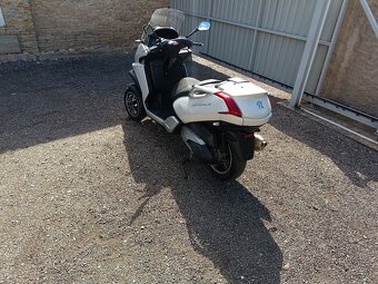 Peugeot metropolis 400 Stačí řidičák skupiny B  Kufr, Bílý - 12