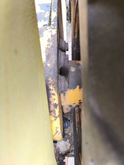 Unc 750 ( locust, unc 060) - 12