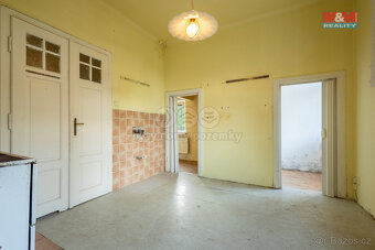 Prodej bytu 4+1, 95 m² se zahradou, K.Vary - Sládkova ul. - 12