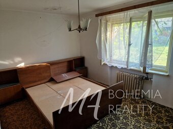Prodej domu s pozemky 1.429 m2, v centru obce Mělnické Vteln - 12