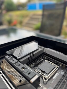 ASUS ROG STRIX Z890-E GAMING WIFI, Záruka - 12