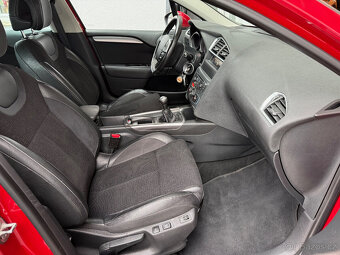 Citroën C4 1.6i Exclusive,po servisu,2x kola - 12