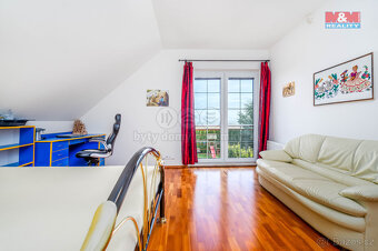 Prodej rodinného domu, 230 m², Křenice, ul. Okružní - 12