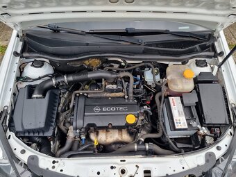 Opel Astra GTC  1.4 ▪︎  68 tis.km ▪︎ TOP STAV  - 12