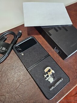 Samsung Galaxy Z Flip 4 5G  8GB/256 GB Černý- TOP STAV Z - 12
