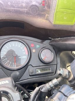 Honda CBR 600f4 - 12