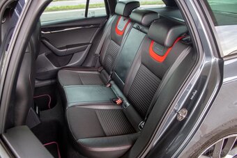 Škoda Octavia RS 2.0TFSI Combi - 12