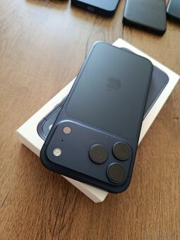 Apple iphone 17 Pro Max 256gb Modry - 12