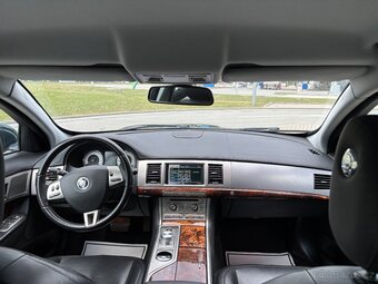 Jaguar XF 3.0D 177kW Automat - 12