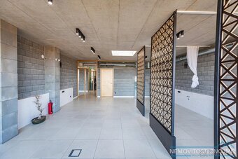 Pronájem dvou komerčních prostor (každý 72m2), nyní zde mani - 12