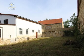 Prodej budovy s pozemkem - 12