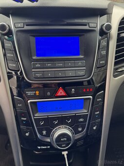 Hyundai i30 kombi 1.6 crdi(nafta)/81 kw, rv.2015, 157 tis.km - 12
