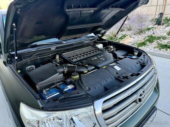 Toyota Land Cruiser 200 4.5 V8 D-4D - 12