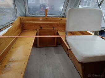 Kajutová loď s motorem - 12