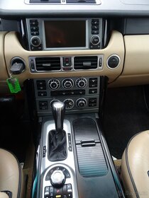 Range Rover 3.6 V8 VOGUE PRAVIDELNÝ SERVIS - 12
