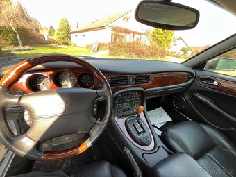 Jaguar XJ Executive 3.2 V8 - 12