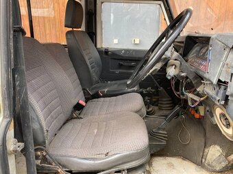 LAND ROVER DEFENDER 2,5D 9MÍST 1989 - 12