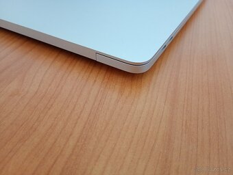 MacBook PRO 13 palců M1 chip 8 RAM 256 SSD NOVÝ 14cyklů - 12