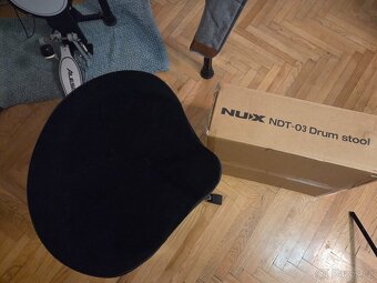 Set el. bicí Alesis Nitro Pro + židle + sluchátka. Stav nov - 12