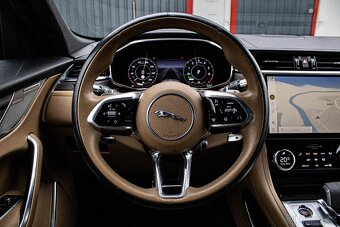 Jaguar F-Pace P400e Plug-in Hybrid - 12