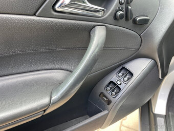 Mercedes-Benz Třídy C 1.8i 203 Kompressor sedan - 12
