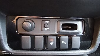 MITSUBISHI OUTLANDER  2,0  MIVEC  2WD  CVT  5 M - 12