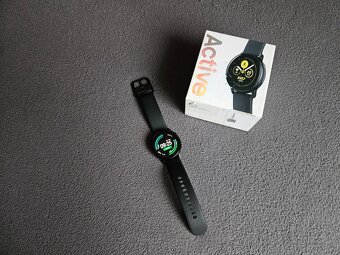 Chytré hodinky Samsung Galaxy Watch Active40mm černé krásné - 12