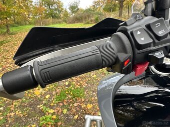 CFMOTO 800MT top stav 9tkm spousta doplňků - 12