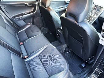 VOLVO XC60 2.4D4 AWD POLOKŮŽE, BIXENONY, KAMERA, 1.MAJITEL, - 12