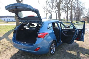 Hyundai i30 1.6 GDI 99 kW, kombi, 95 821 km – bohatá výbava - 12