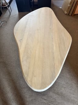 Krásný designový jídelní stůl z exotického dreva - noha kov - 12