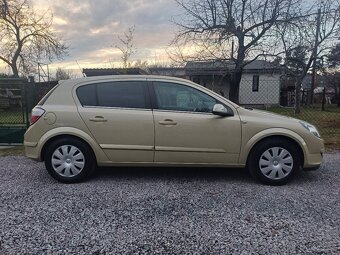Benzínová Opel Astra 1.6 16V Twinport - 12