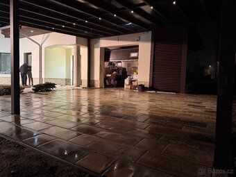 REKONSTRUKCE BYTŮ A DOMU - 12