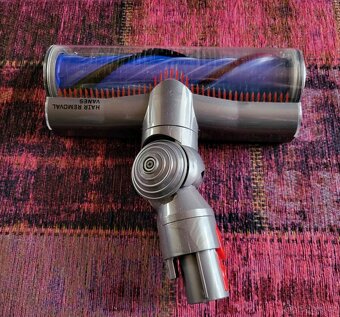 vysavač Dyson V10 - 12
