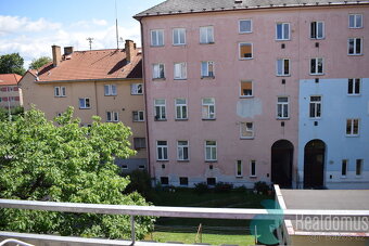 Pronájem, byt 1+1, Nerudova ul., České Budějovice, balkon, s - 12