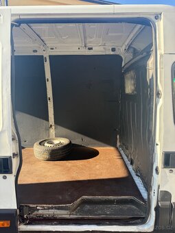 IVECO DAILY 35S14V 2.3HPT 100KW MAXI ČR PO SERVISU ZAN. PNEU - 12