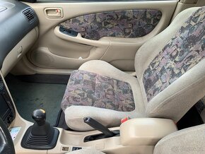 Corolla 1,3 hatchback typ E11 63 kW - 12